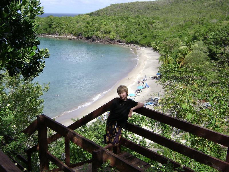 Library - 4928.jpg - David, walkway down to beach